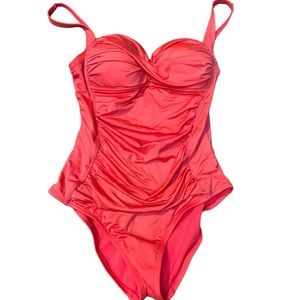 Liz Claiborne women's size 8 coral one piece bathing suit EUC smoke free